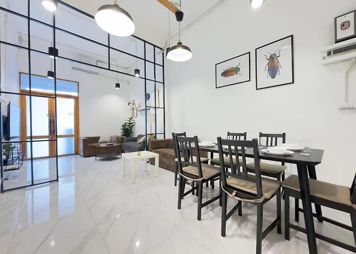 200m To Chinatown Yaowarat Entire 3-floor 5 Bedrooms Characteristic Old Neighborhood Great For Groups * Bangkok