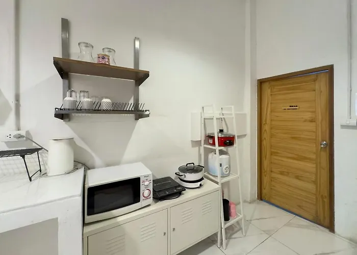 200m To Chinatown Yaowarat Entire 3-floor 5 Bedrooms Characteristic Old Neighborhood Great For Groups Villa Bangkok