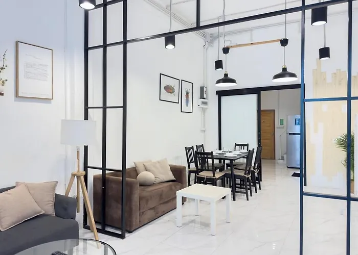 200m To Chinatown Yaowarat Entire 3-floor 5 Bedrooms Characteristic Old Neighborhood Great For Groups * Bangkok