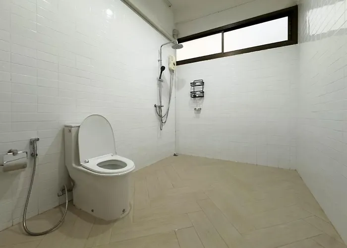 200m To Chinatown Yaowarat Entire 3-floor 5 Bedrooms Characteristic Old Neighborhood Great For Groups * Bangkok