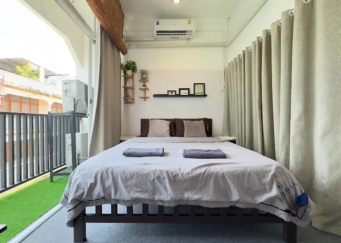200m To Chinatown Yaowarat Entire 3-floor 5 Bedrooms Characteristic Old Neighborhood Great For Groups Bangkok