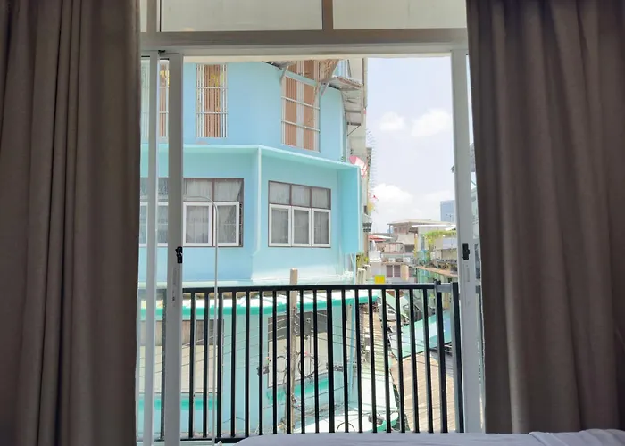 200m To Chinatown Yaowarat Entire 3-floor 5 Bedrooms Characteristic Old Neighborhood Great For Groups Bangkok