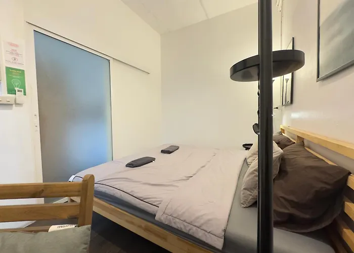 Villa 200m To Chinatown Yaowarat Entire 3-floor 5 Bedrooms Characteristic Old Neighborhood Great For Groups Bangkok
