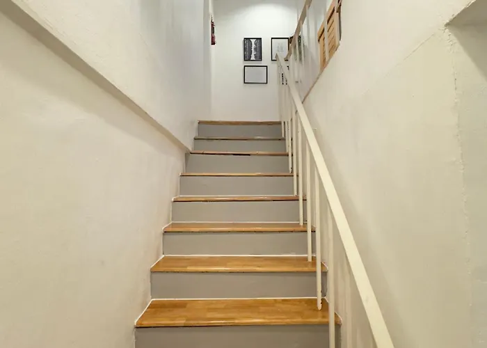 Villa 200m To Chinatown Yaowarat Entire 3-floor 5 Bedrooms Characteristic Old Neighborhood Great For Groups Bangkok
