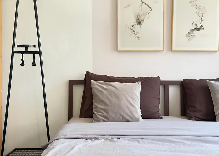 Villa 200m To Chinatown Yaowarat Entire 3-floor 5 Bedrooms Characteristic Old Neighborhood Great For Groups Bangkok