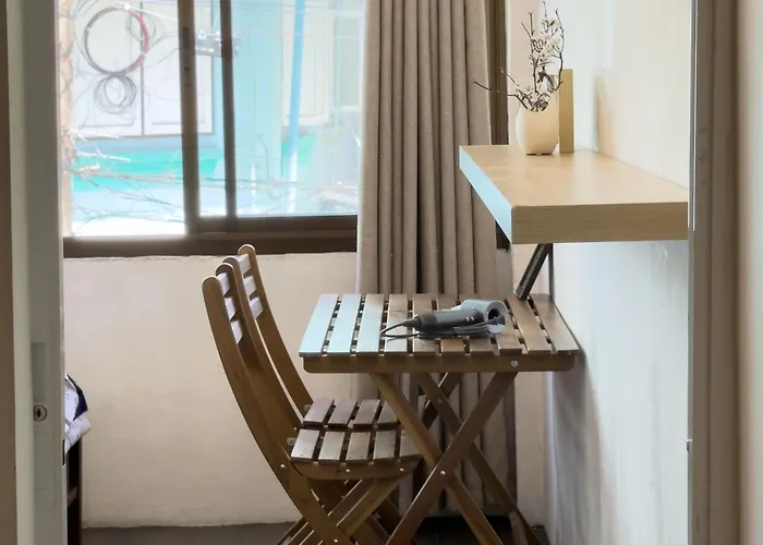 Villa 200m To Chinatown Yaowarat Entire 3-floor 5 Bedrooms Characteristic Old Neighborhood Great For Groups Bangkok
