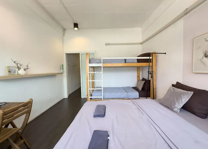 200m To Chinatown Yaowarat Entire 3-floor 5 Bedrooms Characteristic Old Neighborhood Great For Groups Bangkok