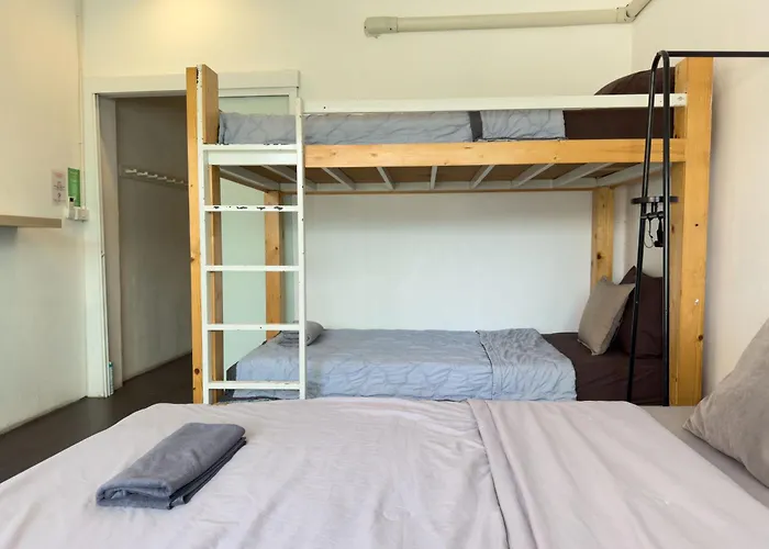 200m To Chinatown Yaowarat Entire 3-floor 5 Bedrooms Characteristic Old Neighborhood Great For Groups * Bangkok