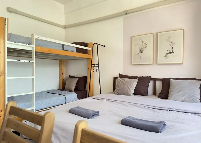200m To Chinatown Yaowarat Entire 3-floor 5 Bedrooms Characteristic Old Neighborhood Great For Groups Bangkok
