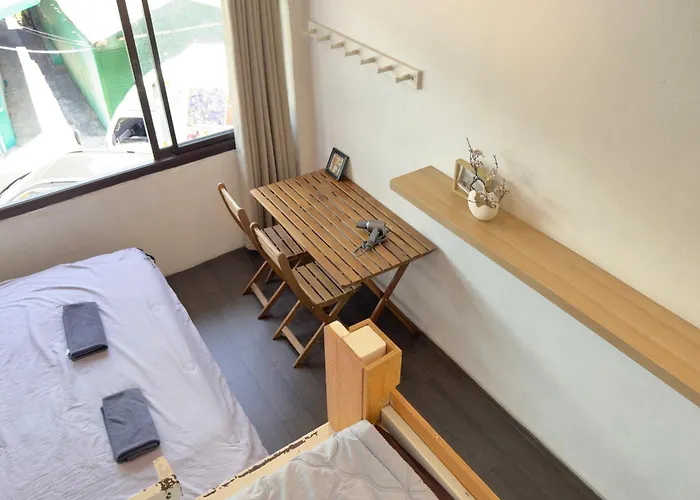 200m To Chinatown Yaowarat Entire 3-floor 5 Bedrooms Characteristic Old Neighborhood Great For Groups Bangkok